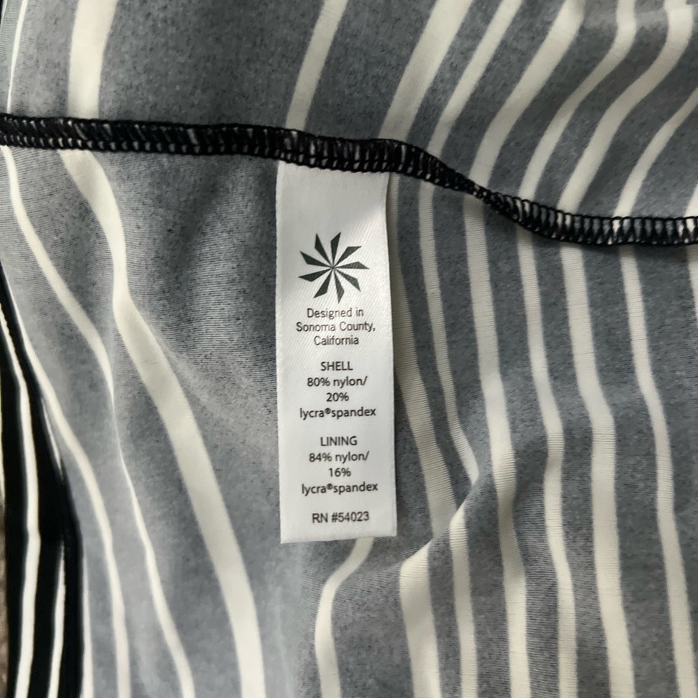 ATHLETA Women's Black White Striped Halter Swim Dress 36 B/C Underwire Bra - Picture 7 of 7